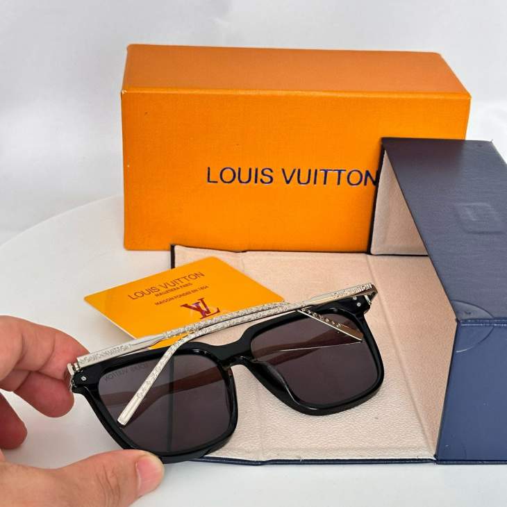 Picture of Louis Vuitton Sunglasses _SKUfw79399227fw